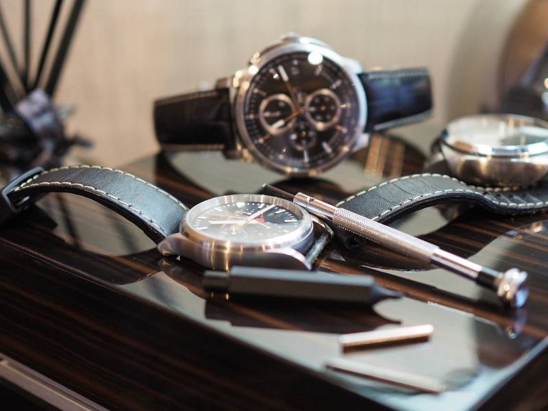 Pegadaian Jam Tangan Bermerek dengan Nilai Gadai Tinggi dan Pencairan Instan